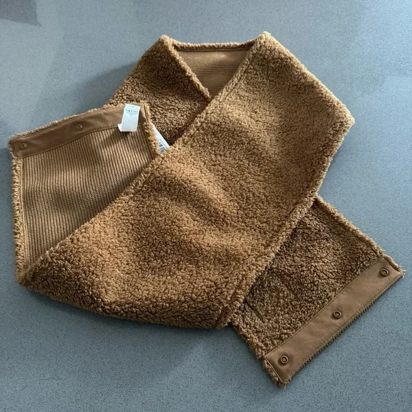 Lululemon Snap Scarf - Picture 7 of 7